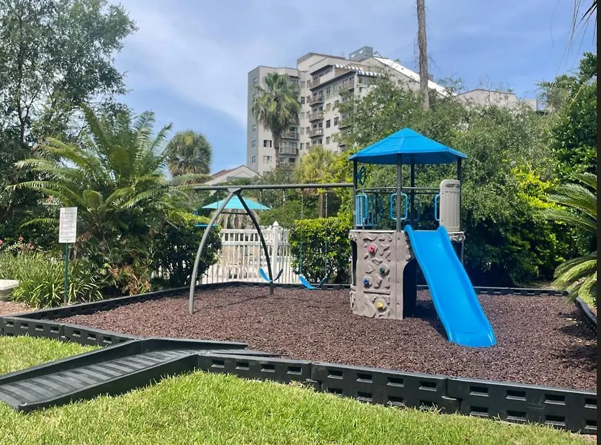 Lovely 1 Bedroom Condo With Pool-1
