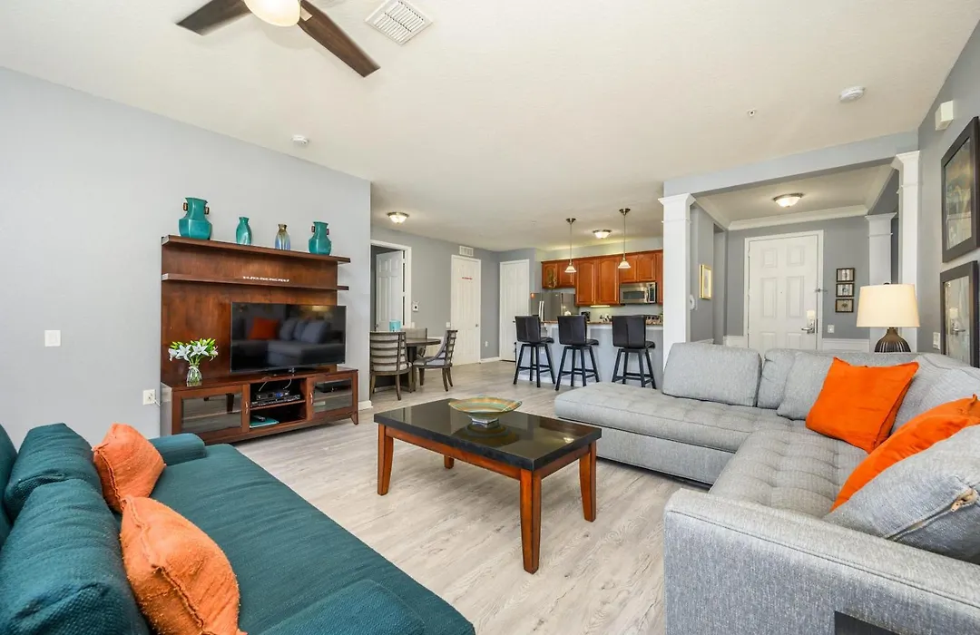 Newly Renovated Premium Condo, Vista Cay - 2002-1