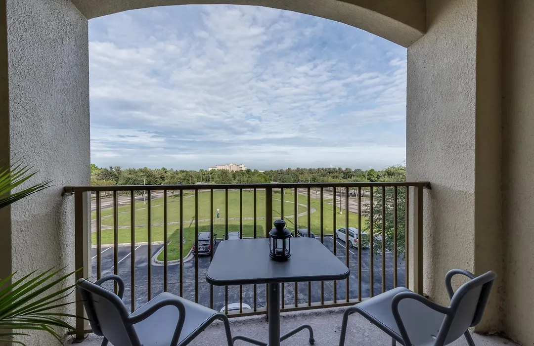 Beautiful Apartment Near Universal Parks-1