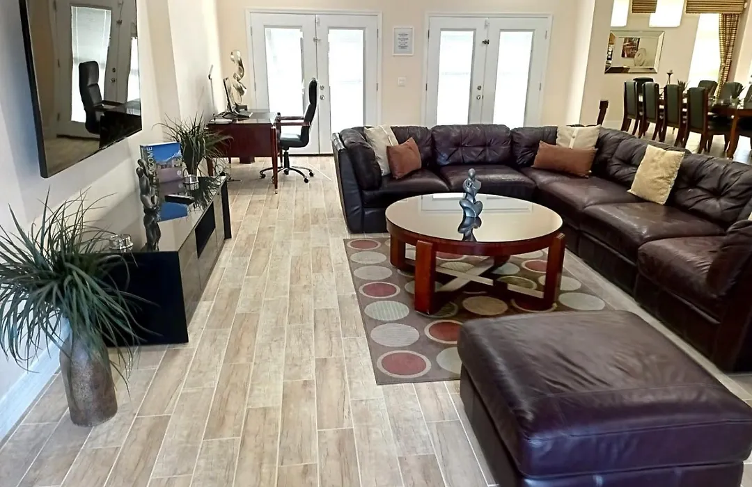 Luxurious Getaway Pool Hot Tub Theater Gym Outdoor Kitchen Bbq 2 Miles To Disney-1