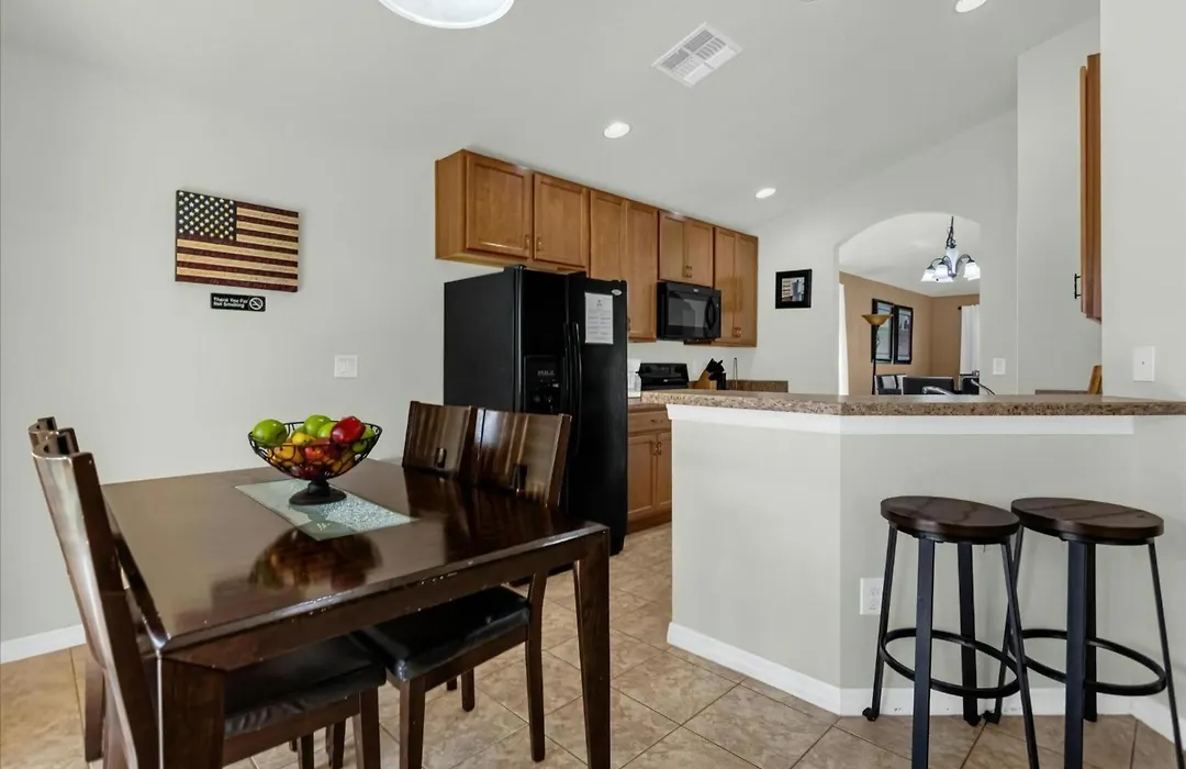 4 Bedrooms 3 Bathrooms Veranda Palms 4461 Np-1