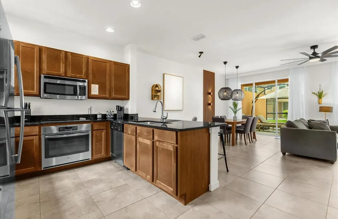 2 Bedrooms 25 Bathrooms Regal Oaks 2634 Cl-1
