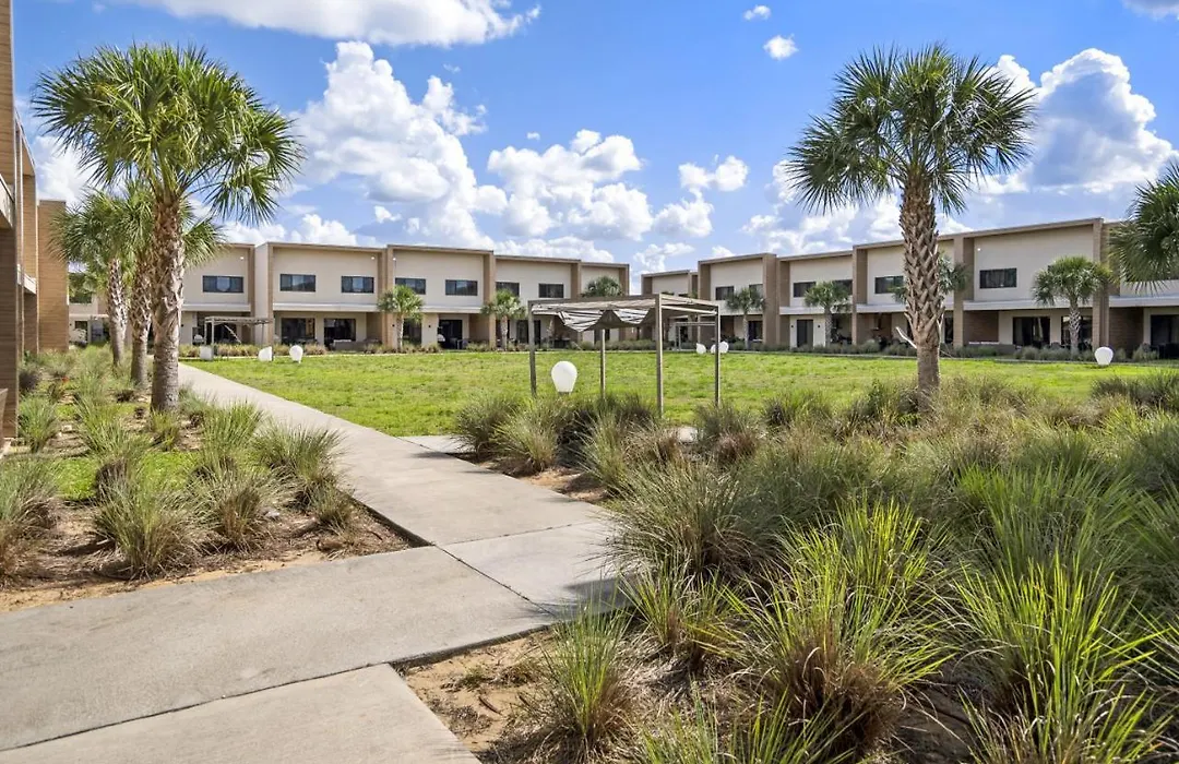 Sunny Home | Resort Community • Near Disney-1