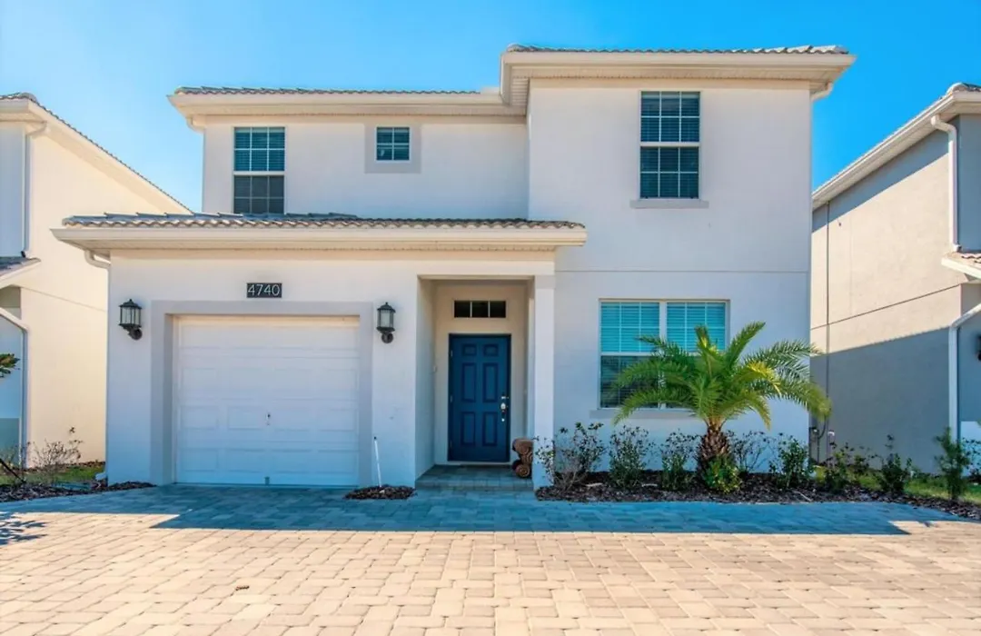 Tantalizing 5 Bedroom 5 Bathroom In Storey Lake Villa-1