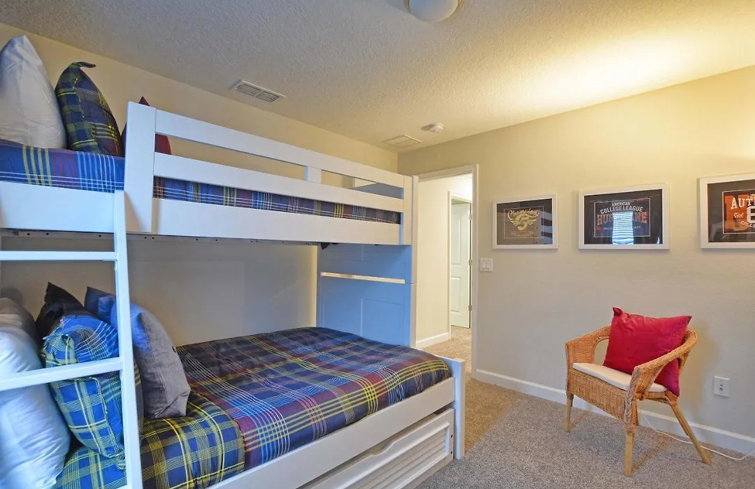Storey Lake-4 Bedroom Townhome W/Spashpool-1613St-1