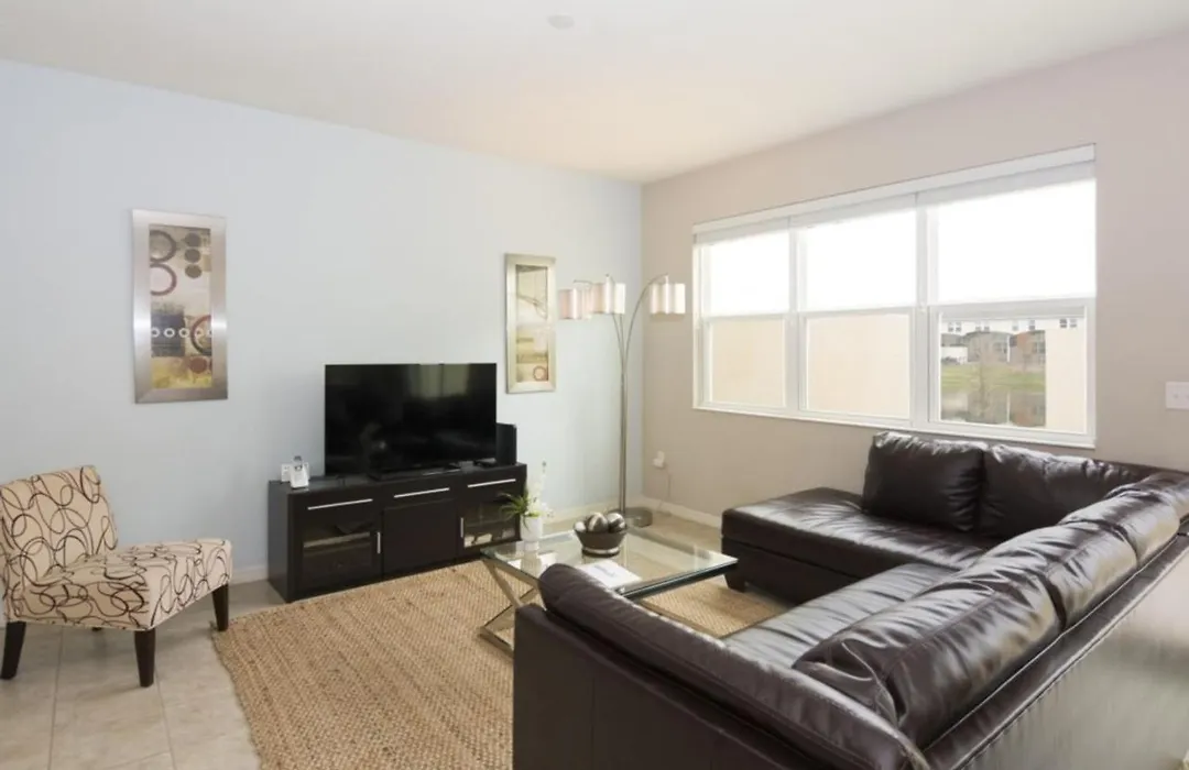 Cozy Townhome With Garage Next To Parks Cb3163-1