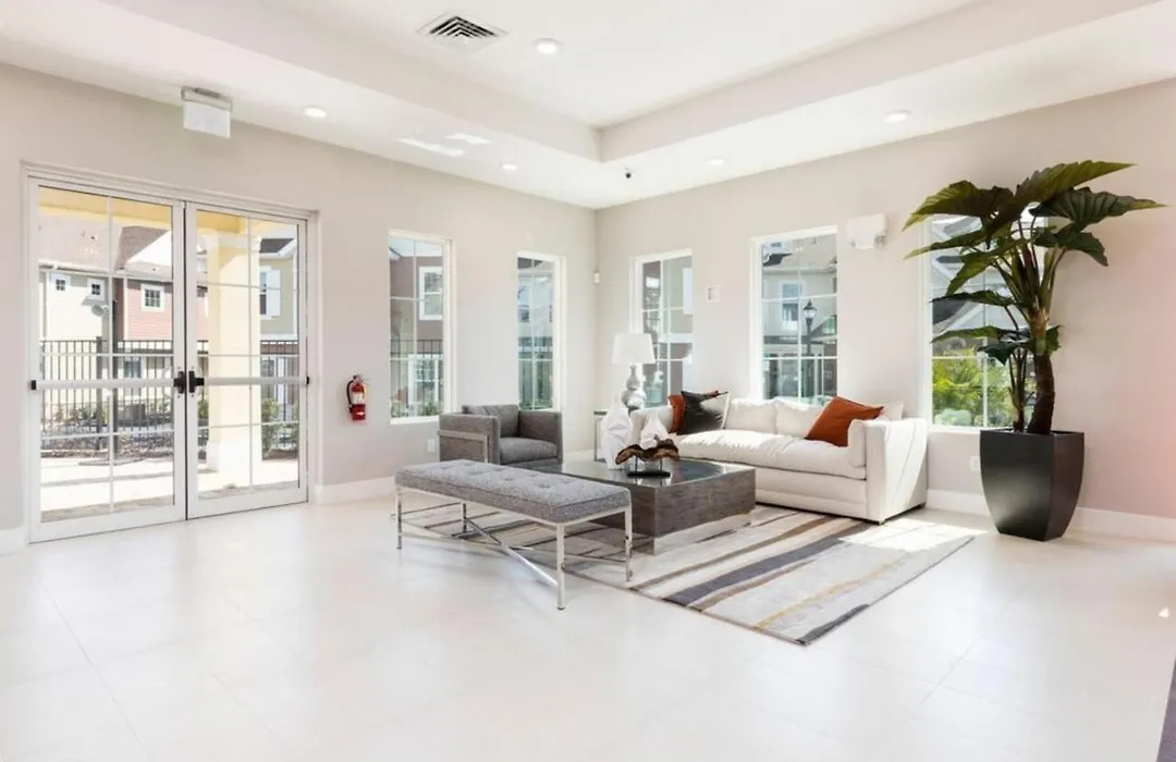 Amazing Townhome With Summer Kitchen Su2668-1
