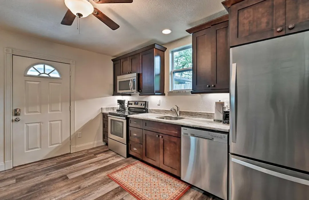 Walkable Winter Garden Bungalow: 3 Blocks To Dtwn-1