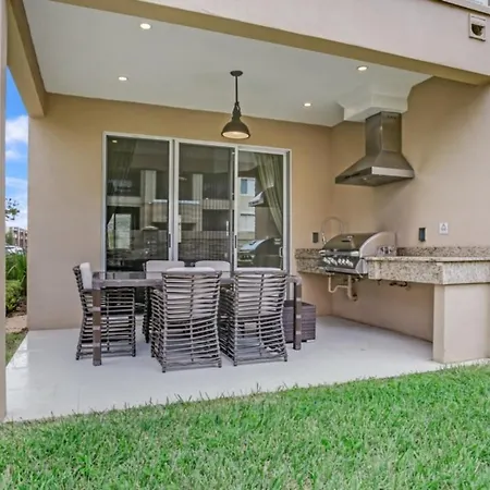 Picture Renting Your Own Luxury Townhome On The Exclusive Magic Village Resort, Close To Disney, Orlando Townhome 3697-2