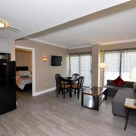 #1 Resort Style Living!!!! Close To All Attractions-Tourist Central!-2