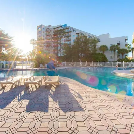 Deluxe Studio W/ Lakeview - Free Parking/Pool-3