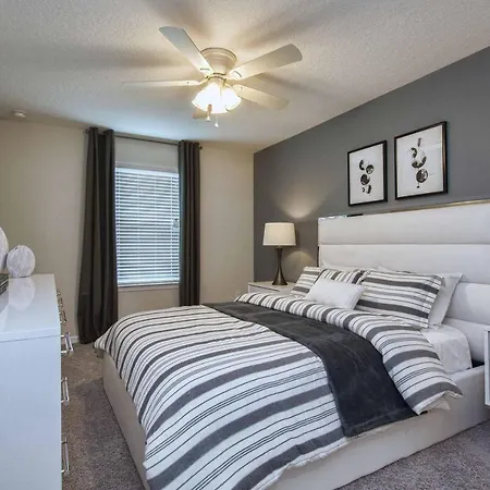 Solara - 5 Bedrooms Townhome W-Spashpool-8203Sa-2