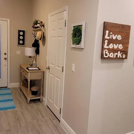 Enjoy Orlando Fla In Comfort! Stay With Us!-2