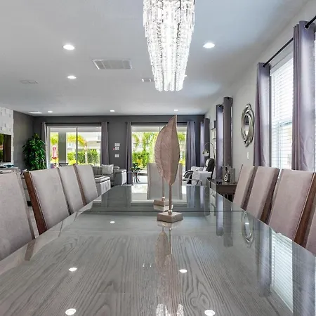 Upscale Modern Getaway Home With Heated Pool/Hot Tub, 9 Beds 8.5 Bath Sleeps 18+-3