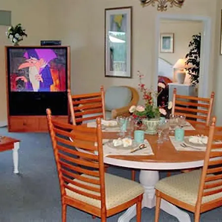 Warm And Friendly One Bedroom Family Getaway Villa In Kissimmee-3