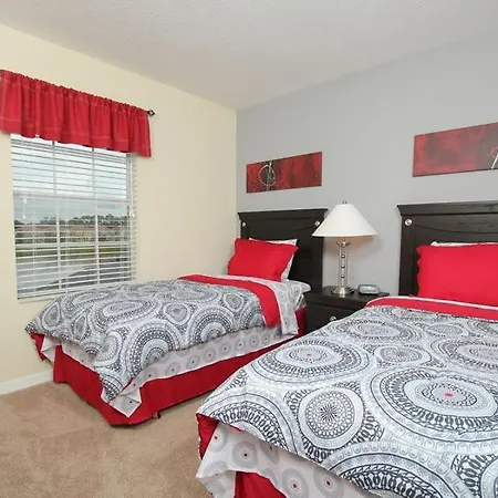 Stunning 4 Bedroom 3 Bathroom Town Home Sleeps 8-3