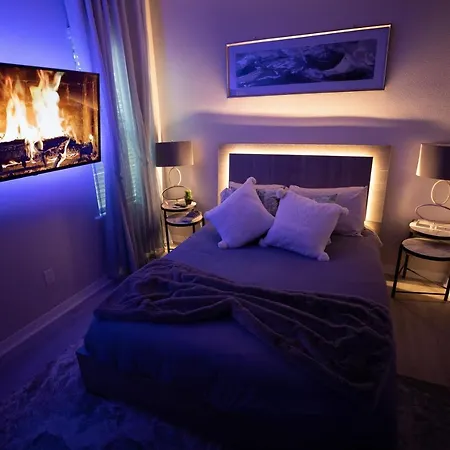 Brand New Modern Pet Friendly Zen Home With Private Home Theater & Hot Tub! Home-3