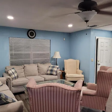 Comfortable, Affordable Oasis In Altamonte Springs For A Couple Or Family-2