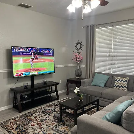 7Br Newly Renovated Windsor Hills Villa-3