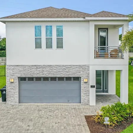 7 Bdr Family Themed Home With Mario Games Room And Free Pool Heat-3