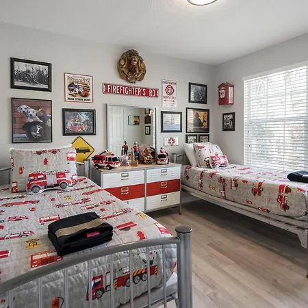 Spacious 6Br Villa | Pool • Parking • Near Disney World-3