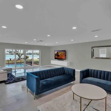 Luxurious 5 Bedroom Lake House 3Min From Universal-2