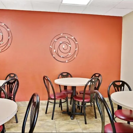 Super 8 By Wyndham Kissimmee/Maingate/Orlando Area-2