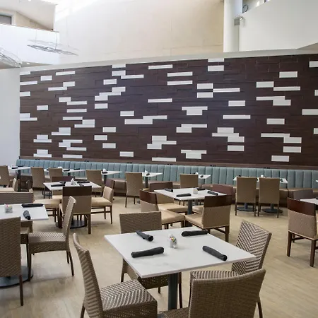 Hampton Inn Orlando-International Airport-3