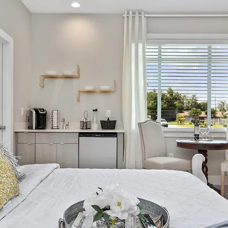 Centrally Located Guest Suite Retreat-2