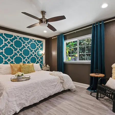 Best Location Pet Friendly Fenced Yard-2