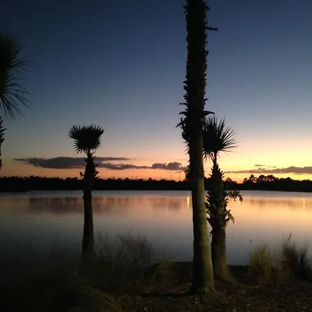 Penthouse Lake View 3 Bed Condo Convention Center Condo-2