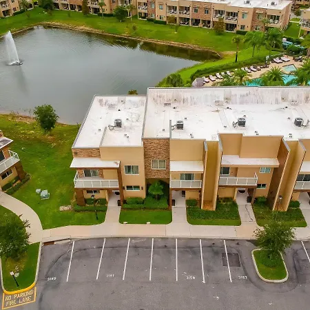 Beautiful Townhome Overlooking The Lake And The Pool-2