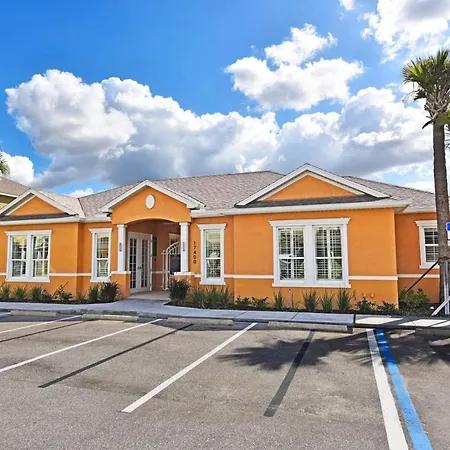 Beautiful 3-Bed Villa 10 Minutes From Disney-2