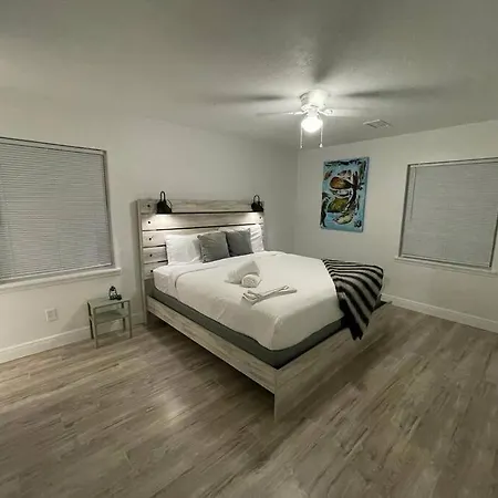 7326 Lake View Bungallow-5 Minutes Universal-3
