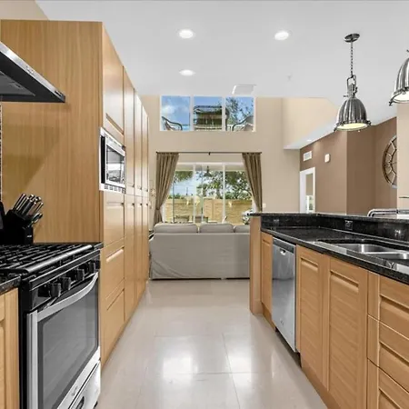 4 Bedrooms- 4,5 Bathrooms- Magic Village 3107 Ba-3