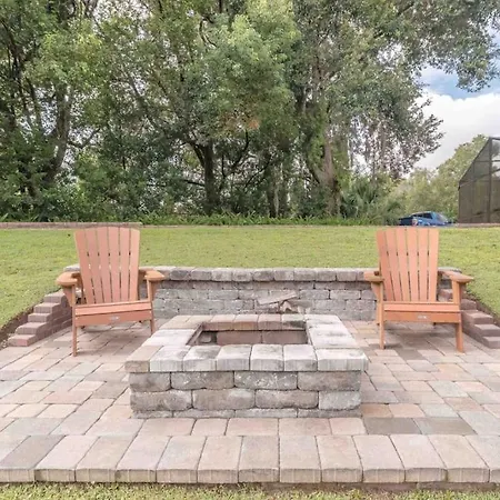 Lakefront 7 Bedroom Duplex W/ Pool & Hottub-2