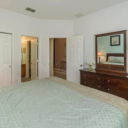2678 Manesty Lane-2