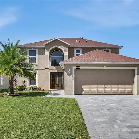 Spacious 4-Bedroom/2.5 Bath Home-2