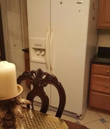 A Big Bedroom With Full Bathroom And Full Kitchen-3