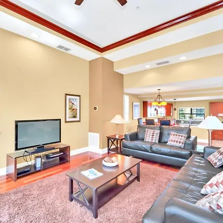 Bright 4Br Townhome W Resort Access - Near Disney-3