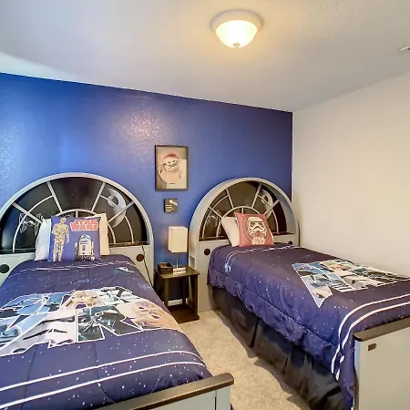 6 Bedroom Windsor Hills Getaway-2
