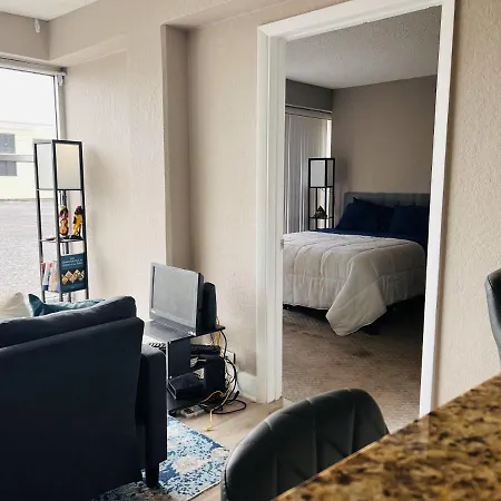 Vibrant Living In The Heart Of Orlando: Private Room With Jacuzzi Tub-2