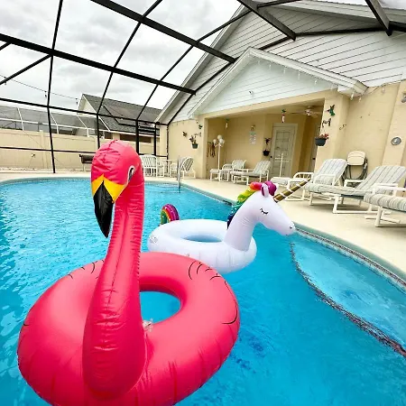 Serene Family Villa Pool View Convenient Location!-2