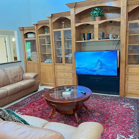 Resort Like House, 4 Bedrooms, 3 Bathrooms-2