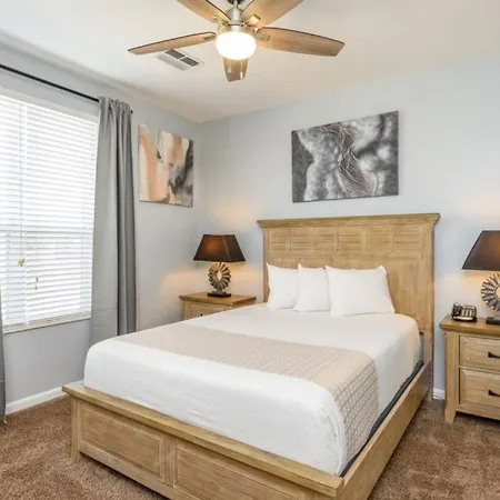 Beautiful 3 Bedroom Townhome - 4027-2
