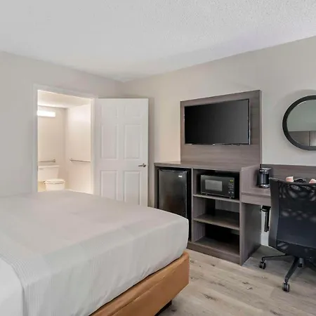 Quality Inn & Suites Orlando East - Ucf Area-3
