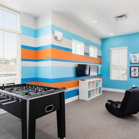 4 Bedrooms 4,5 Bathrooms Summerville 2652 Ss-2