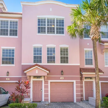 Beautiful Newly Updated Townhome Sleeps 10-3