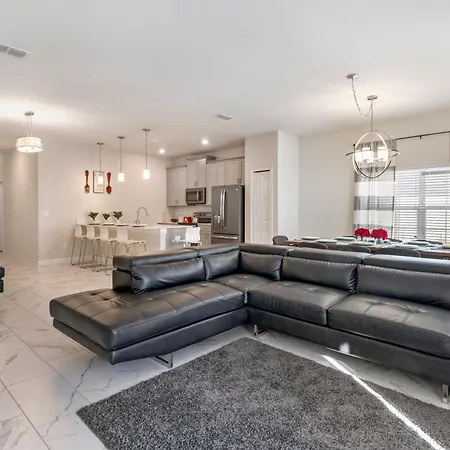 5 Bedrooms - 4 Bathrooms - Storey Lake4849 Rc-3