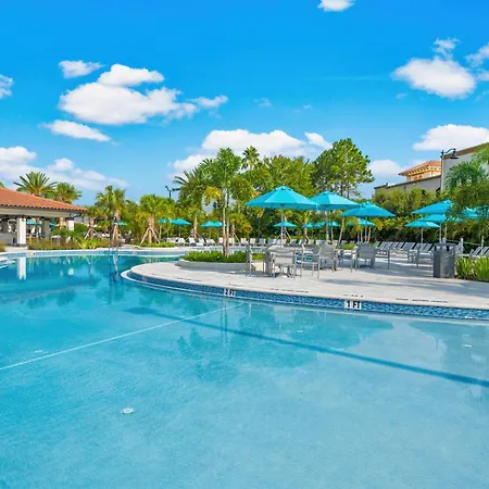 Stunning Top-Floor Condo, Next To Clubhouse-3